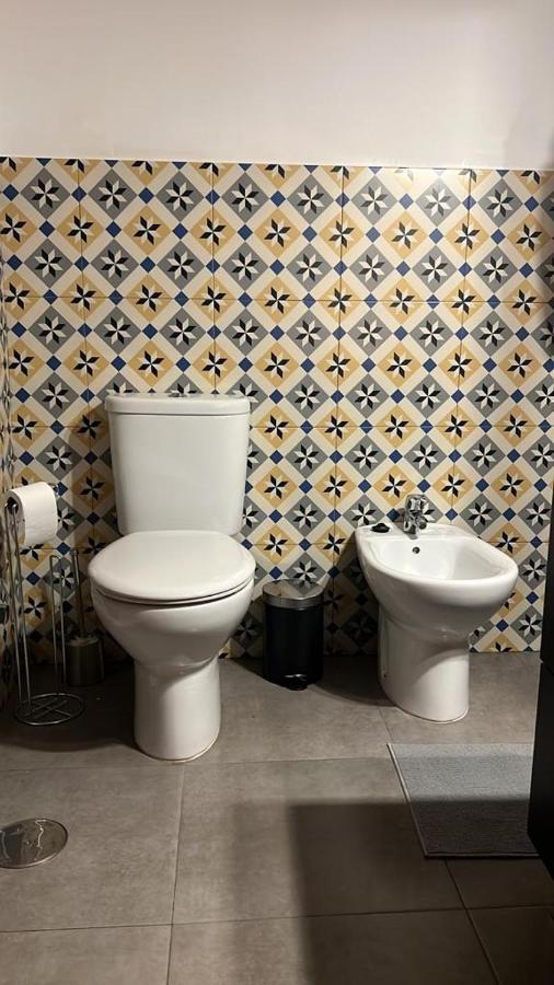 Apartamento Turistico R. Gonzalez Abreu Seville Luaran gambar